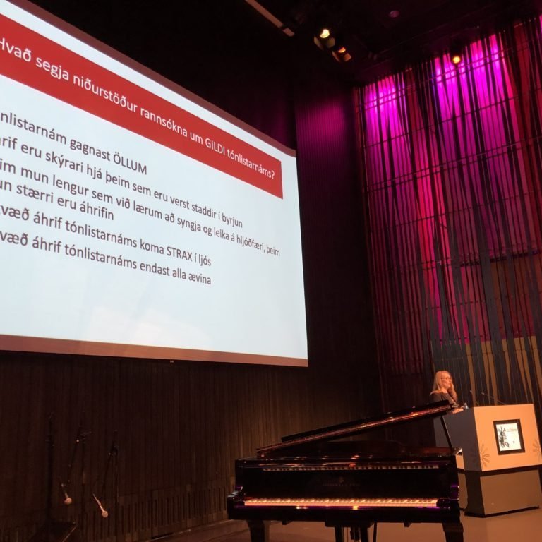 Hvað segja rannsóknir um gildi tónlistarmenntunar?